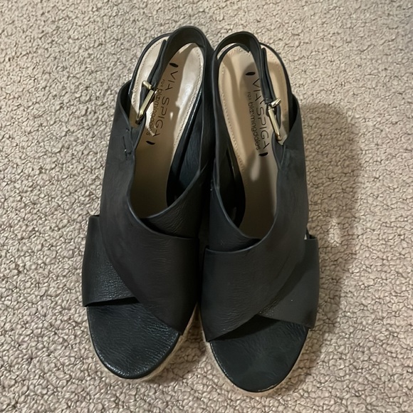 Via Spiga Rosette Open Toe Leather Wedge Sandal in black size 8.5 - Picture 3 of 7